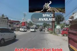 Sewa Reklame Billboard Tokabe.id - Di Kota Baru Main Jalan (di depan the Gas Station), coordinates: -0.83046598100.65448254, Solok Kabupaten, West Sumatra Provinsi - Titik billboard strategis Medan