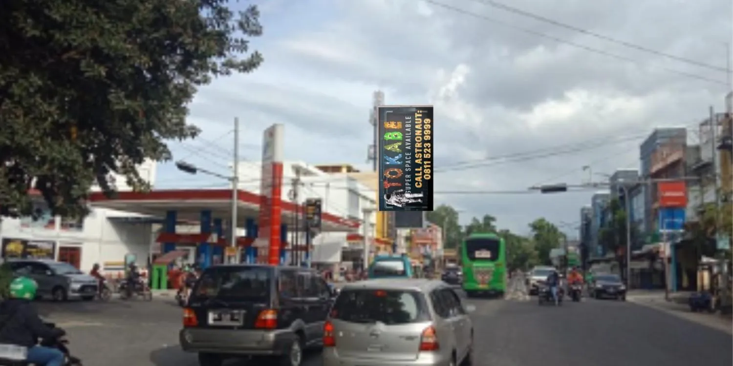 Sewa Reklame Billboard Tokabe.id - Jl. Yos Sudarso Simp. Jl. Bilal (SPBU Pertamina - Sisi A), Medan - Pasang iklan billboard Medan